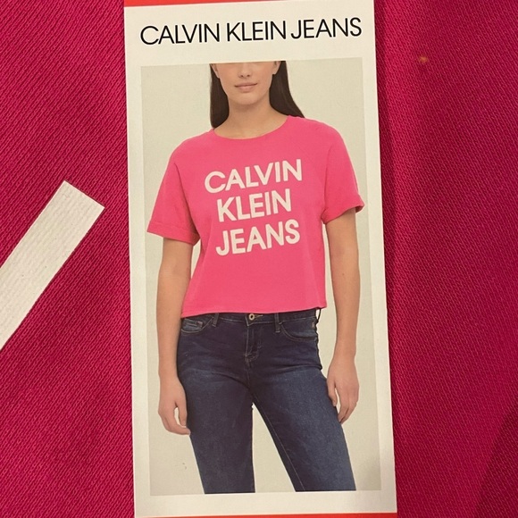 Calvin Klein crop top - Picture 2 of 6